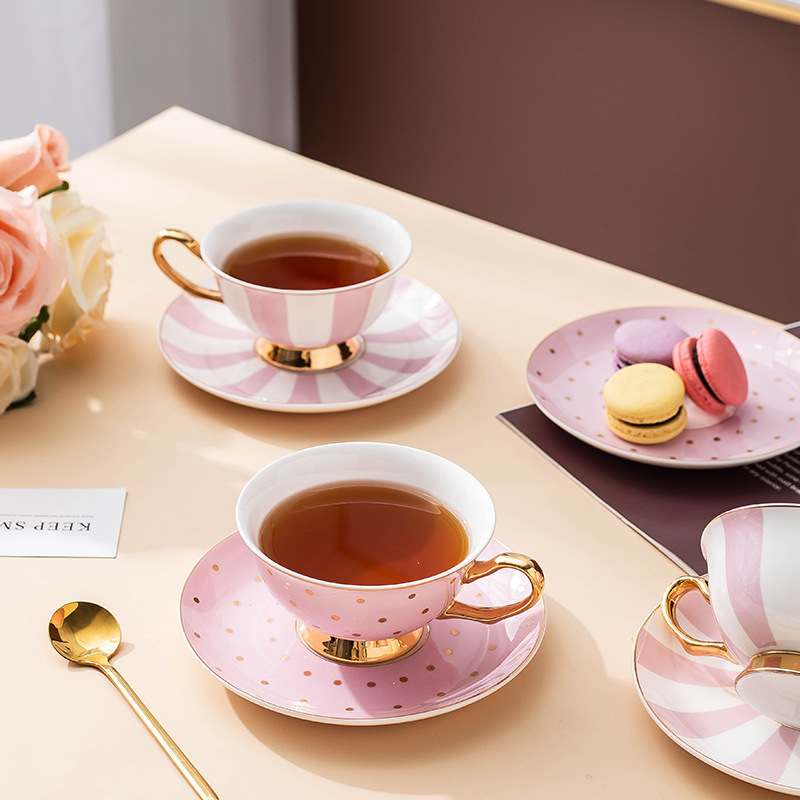 أكواب قهوة سيراميك وردية مع صح - مراجعة Coffee Tea Catering وسعره