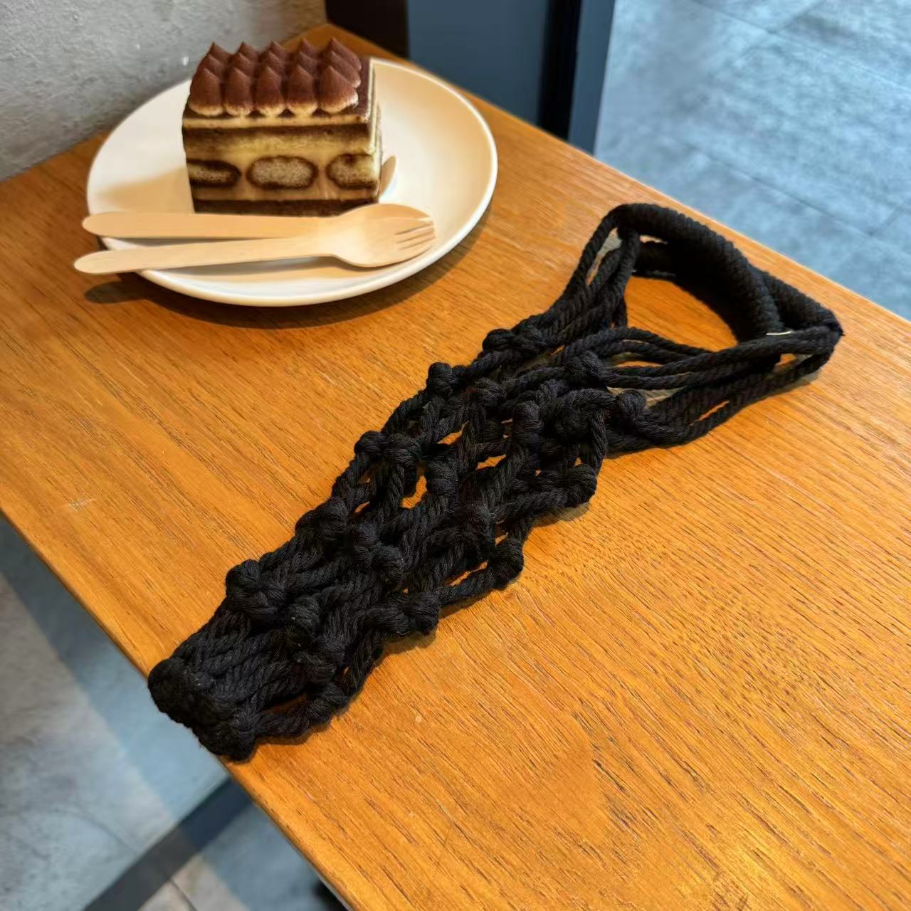 قطعتان من حامل الأكواب المصنوع - مراجعة Coffee Tea Knits وسعره