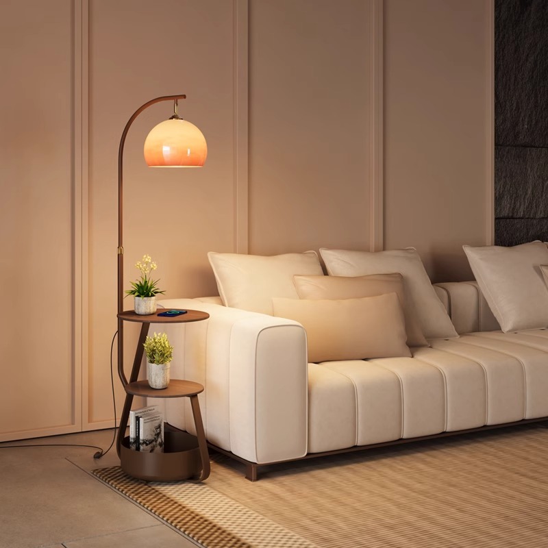 مصباح أرضي، طاولة جانبية عتيقة - مراجعة Coffee&Tea House Opinie وسعره
